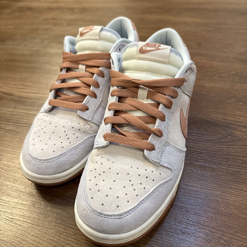 Nike Dunks - Picture 3 of 6